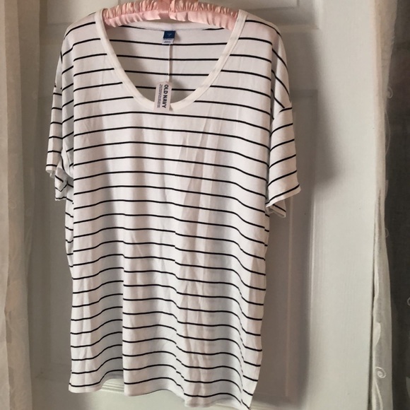 Old navy stripped oversized T shirt - Picture 2 of 4